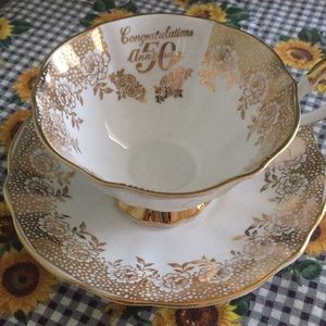 Queen Anne Gold Lace Bone China Teacup/Saucer Set